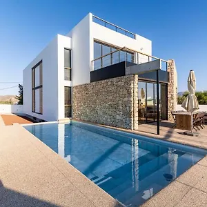  Villa Exclusiva Con Piscina En Agua Amarga, A 2km De La Playa